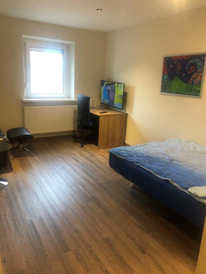 نورنبيرغ Calm Spacy Room, Own Modern Bath, Near Center, To 1 Person Or A Couple - Not Suitable For Craftsmen, Not Accepted - Privatly Rented المظهر الخارجي الصورة