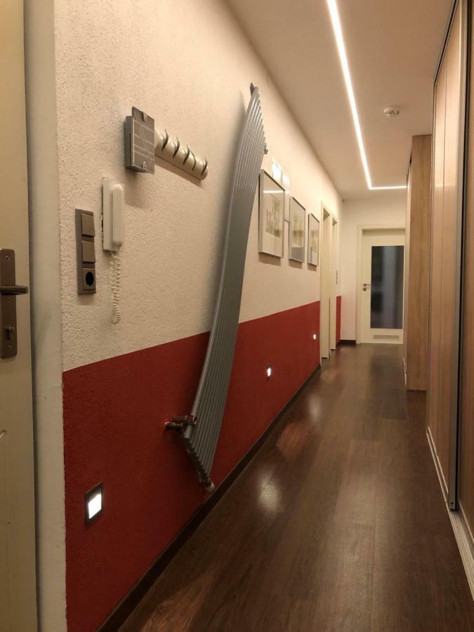 نورنبيرغ Calm Spacy Room, Own Modern Bath, Near Center, To 1 Person Or A Couple - Not Suitable For Craftsmen, Not Accepted - Privatly Rented المظهر الخارجي الصورة