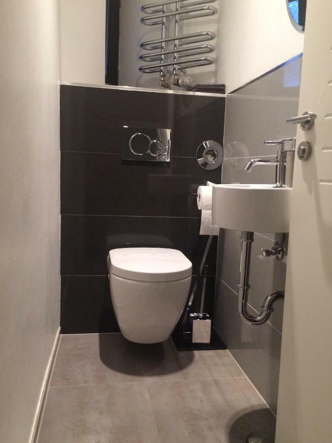 نورنبيرغ Calm Spacy Room, Own Modern Bath, Near Center, To 1 Person Or A Couple - Not Suitable For Craftsmen, Not Accepted - Privatly Rented المظهر الخارجي الصورة